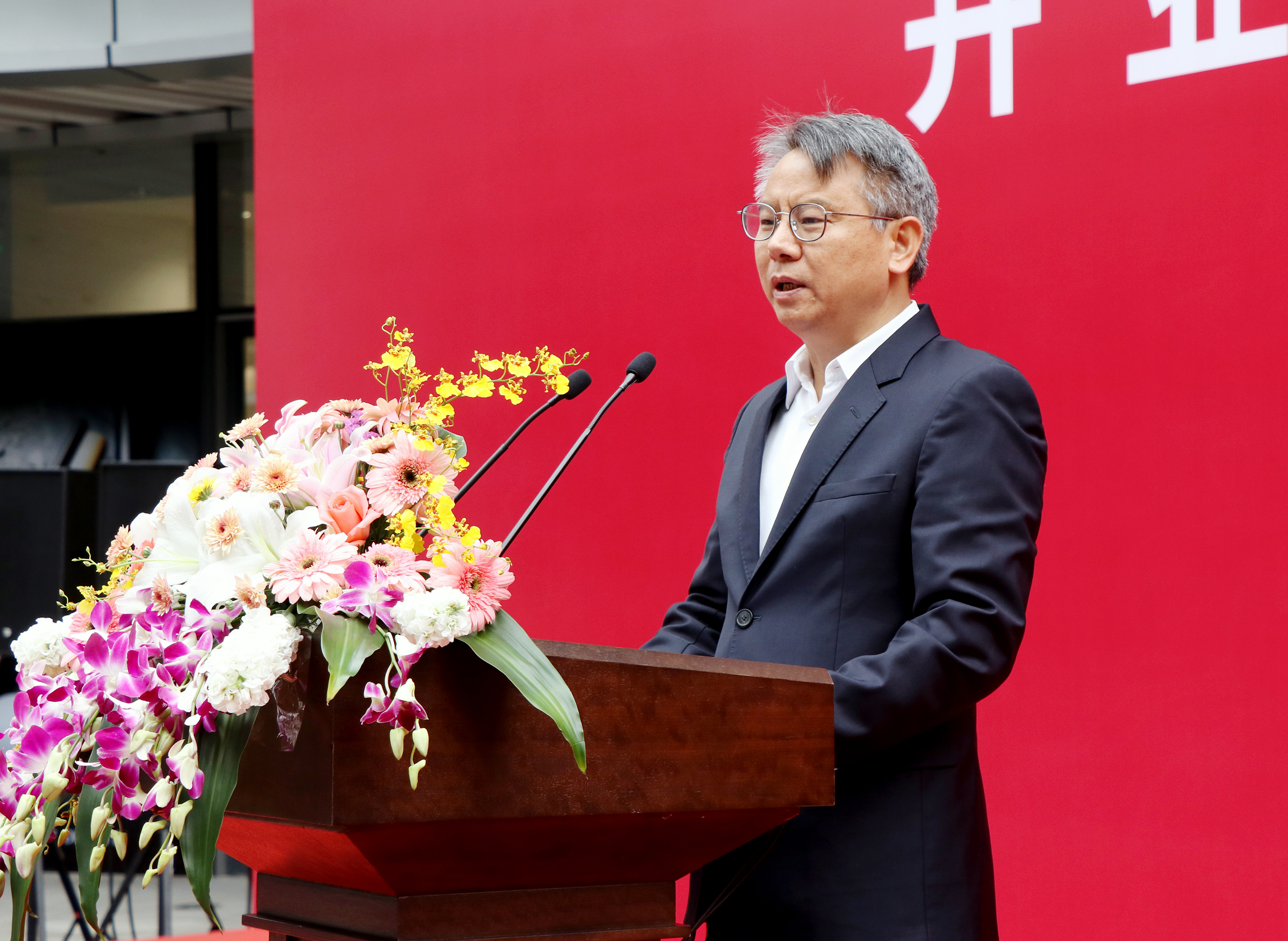 2、海南省政府劉平治副省長(zhǎng).jpg