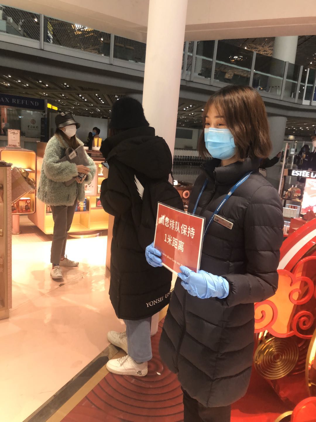 【中國免稅人在行動·一線直擊篇】之十五： 不畏艱險戰(zhàn)疫情，無私奉獻顯大愛